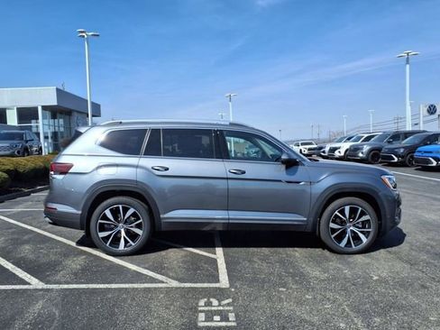 Used 2025 Volkswagen Atlas SEL Premium R-Line AWD/4WD image 8