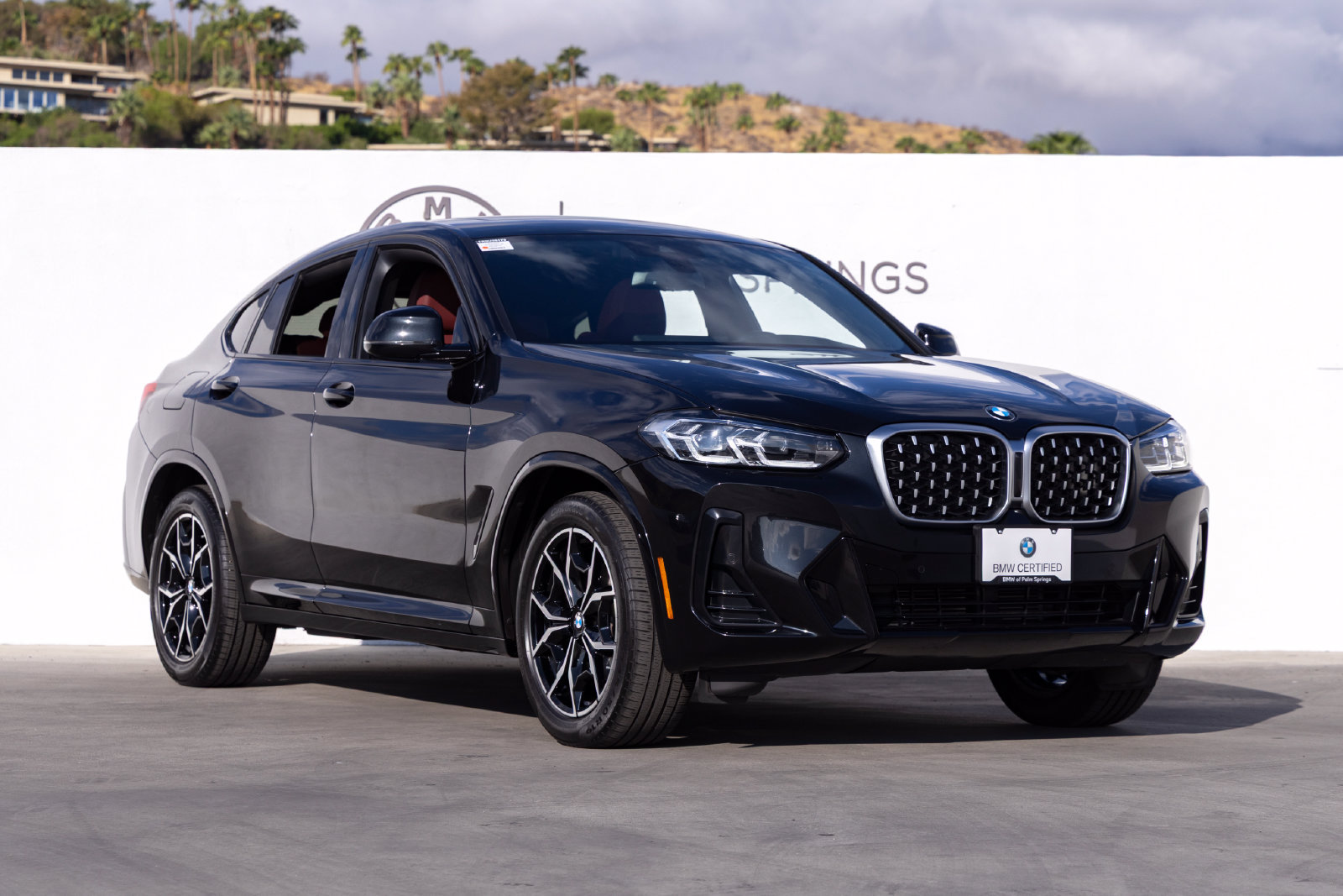 Certified 2024 BMW X4 xDrive30i w/ M Sport Package AWD/4WD image 2