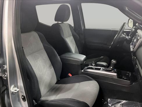 Used 2023 Toyota Tacoma TRD Sport w/ Technology Package AWD/4WD image 9