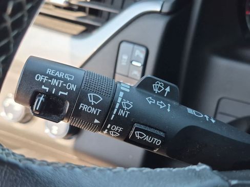 Used 2019 Chevrolet Suburban LT AWD/4WD image 23