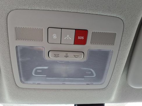 Certified 2024 Hyundai Venue Limited FWD image 27