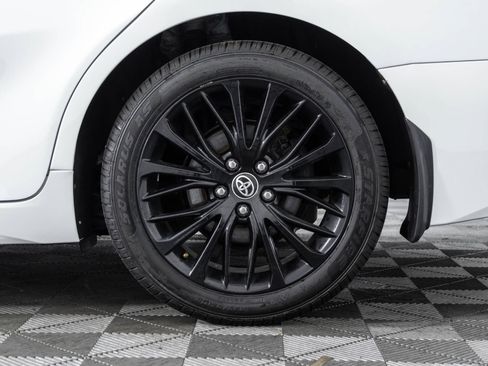 Used 2020 Toyota Camry SE AWD/4WD image 44