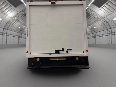 Used 2003 Ford E-350 and Econoline 350 Super Duty image 5