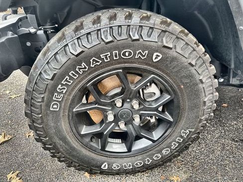 Used 2025 Jeep Gladiator Willys image 19