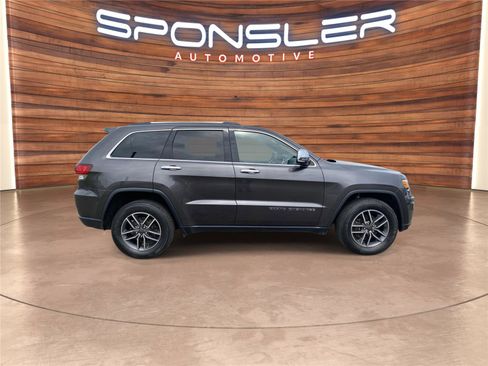 Used 2020 Jeep Grand Cherokee Limited AWD/4WD image 8