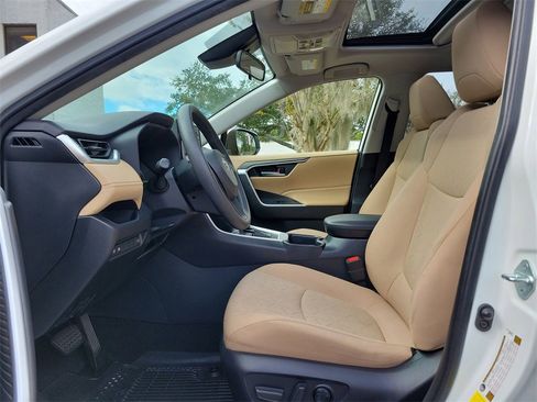 Used 2020 Toyota RAV4 XLE image 26