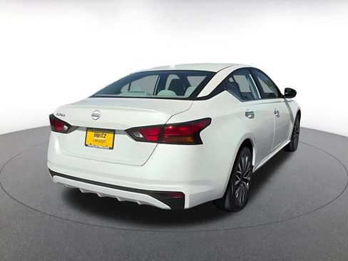 Used 2025 Nissan Altima 2.5 SV FWD image 15