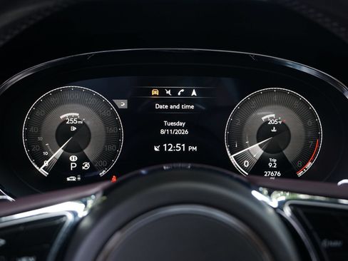 Certified 2022 Bentley Bentayga AWD/4WD image 13