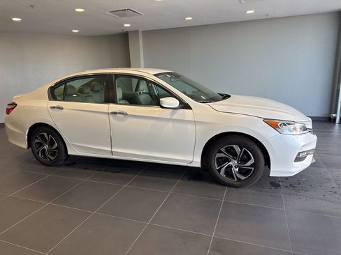 Used 2017 Honda Accord LX image 6