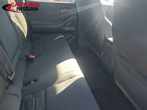 Used 2024 Nissan Frontier Pro-X w/ Technology Package image 25