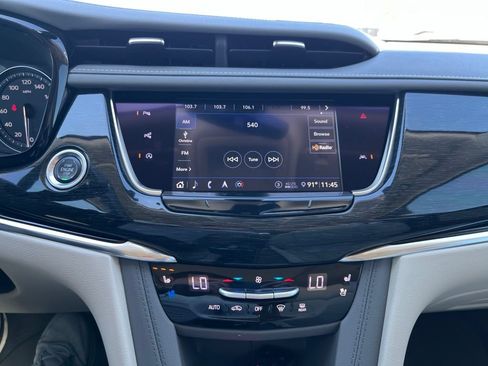 Used 2020 Cadillac XT6 Premium Luxury FWD image 16