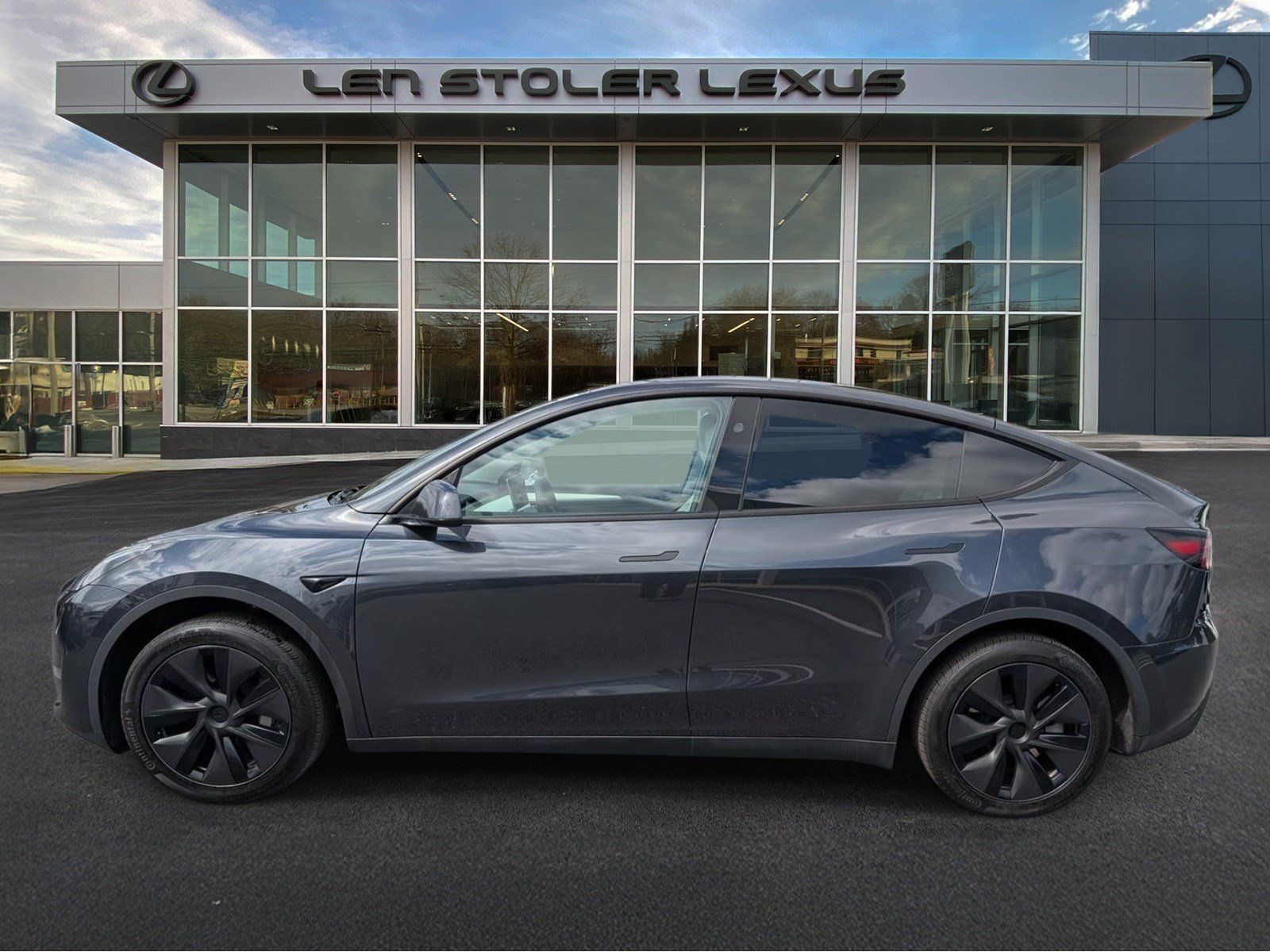 Used 2025 Tesla Model Y Long Range RWD image 6