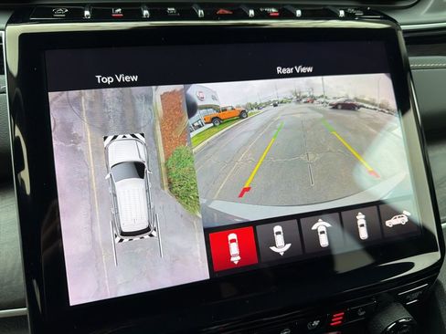 Used 2023 Jeep Grand Cherokee L Limited w/ Luxury Tech Group II image 4