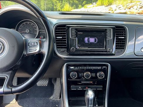 Used 2019 Volkswagen Beetle 2.0T SE image 28