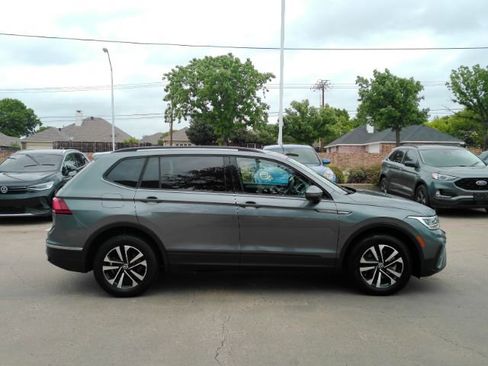 Used 2022 Volkswagen Tiguan S image 5
