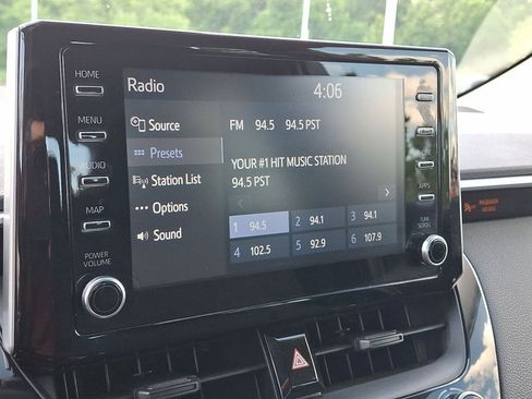 Used 2020 Toyota Corolla LE FWD image 15
