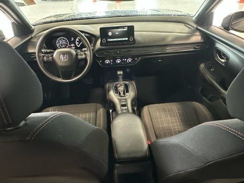 Used 2025 Honda HR-V Sport image 15