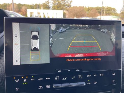 Used 2024 Toyota bZ4X Limited image 11