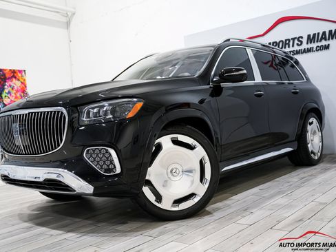 Used 2024 Mercedes-Benz Maybach GLS 600 4MATIC image 3