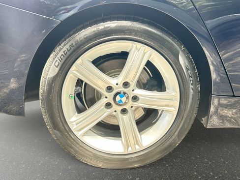 Used 2013 BMW 320i Sedan RWD image 6