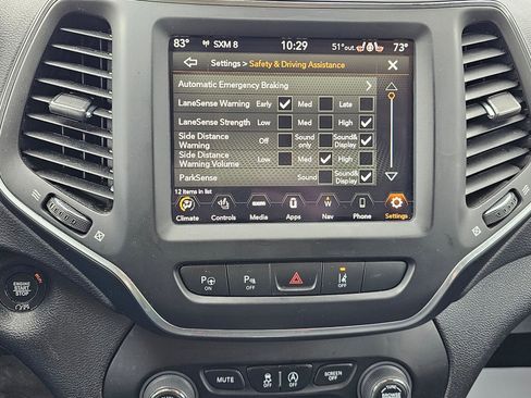 Used 2023 Jeep Cherokee Altitude Lux image 24