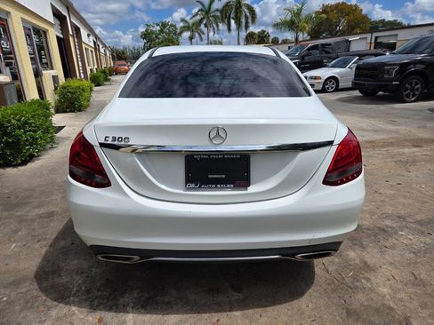 Used 2018 Mercedes-Benz C 300 Sedan image 4