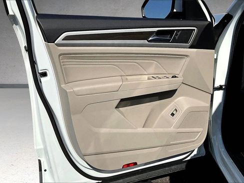 Used 2022 Volkswagen Atlas SE image 21