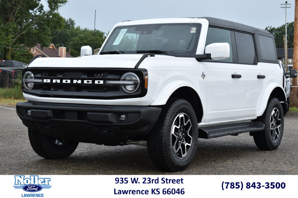 New 2026 Ford Bronco Outer Banks AWD/4WD image 1