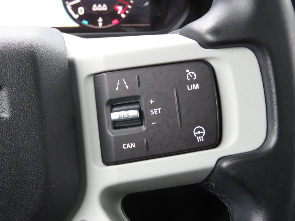 Used 2022 Land Rover Defender 110 SE AWD/4WD image 22