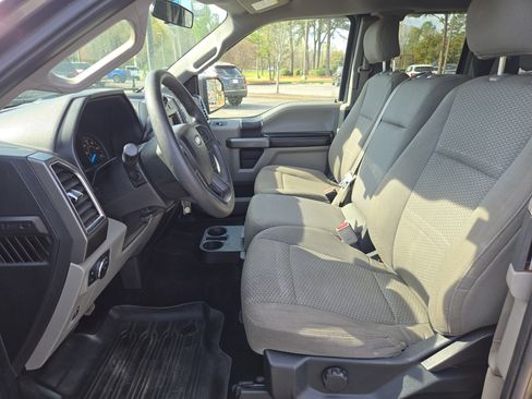 Used 2017 Ford F150 XLT w/ Trailer Tow Package image 18