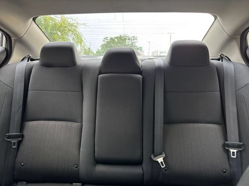 Used 2025 Nissan Altima 2.5 SV FWD image 38