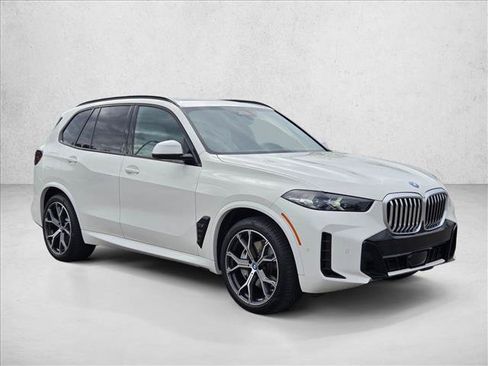 Used 2024 BMW X5 xDrive50e w/ M Sport Package AWD/4WD image 3