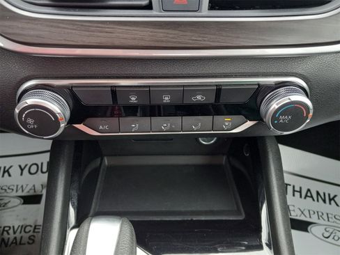 Used 2024 Nissan Altima 2.5 SV image 20