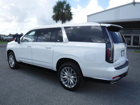 Used 2023 Cadillac Escalade ESV Premium Luxury image 7