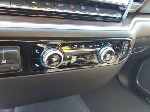 Used 2025 GMC Sierra 1500 SLT image 25