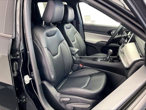 New 2026 Jeep Compass Limited image 9