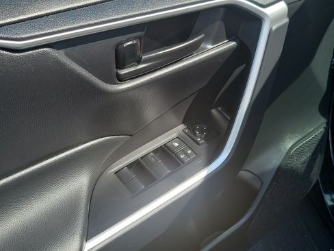 Certified 2025 Toyota RAV4 LE AWD/4WD image 20