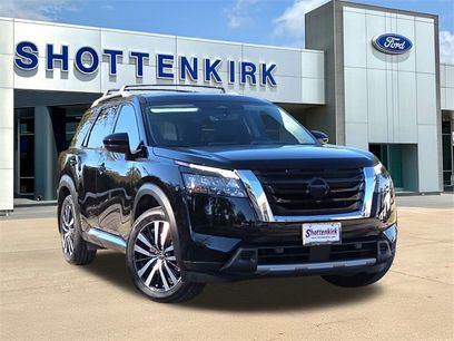 Used 2025 Nissan Pathfinder Platinum