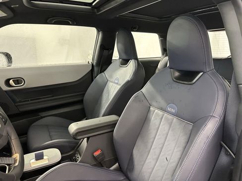 Certified 2025 MINI Cooper 2-Door Hardtop image 10