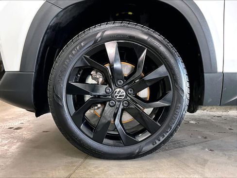 Used 2022 Volkswagen Taos SE image 12