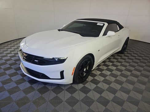 Used 2019 Chevrolet Camaro LT RWD image 2