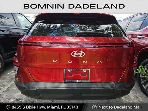 Used 2024 Hyundai Kona SE image 4