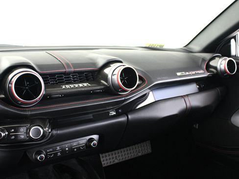 Used 2020 Ferrari 812 Superfast RWD image 42