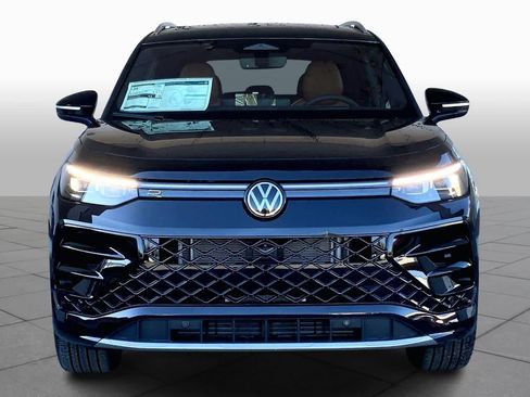 New 2026 Volkswagen Tiguan SEL R-Line image 3