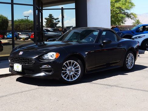 Used 2018 FIAT 124 Spider Classica w/ Technology Group image 2