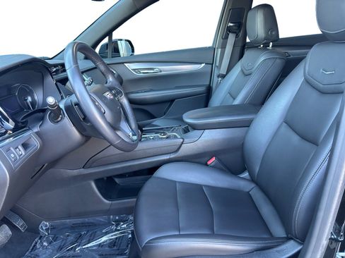 Used 2022 Cadillac XT6 Luxury image 9