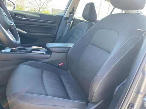 Used 2025 Nissan Altima 2.5 SV image 13