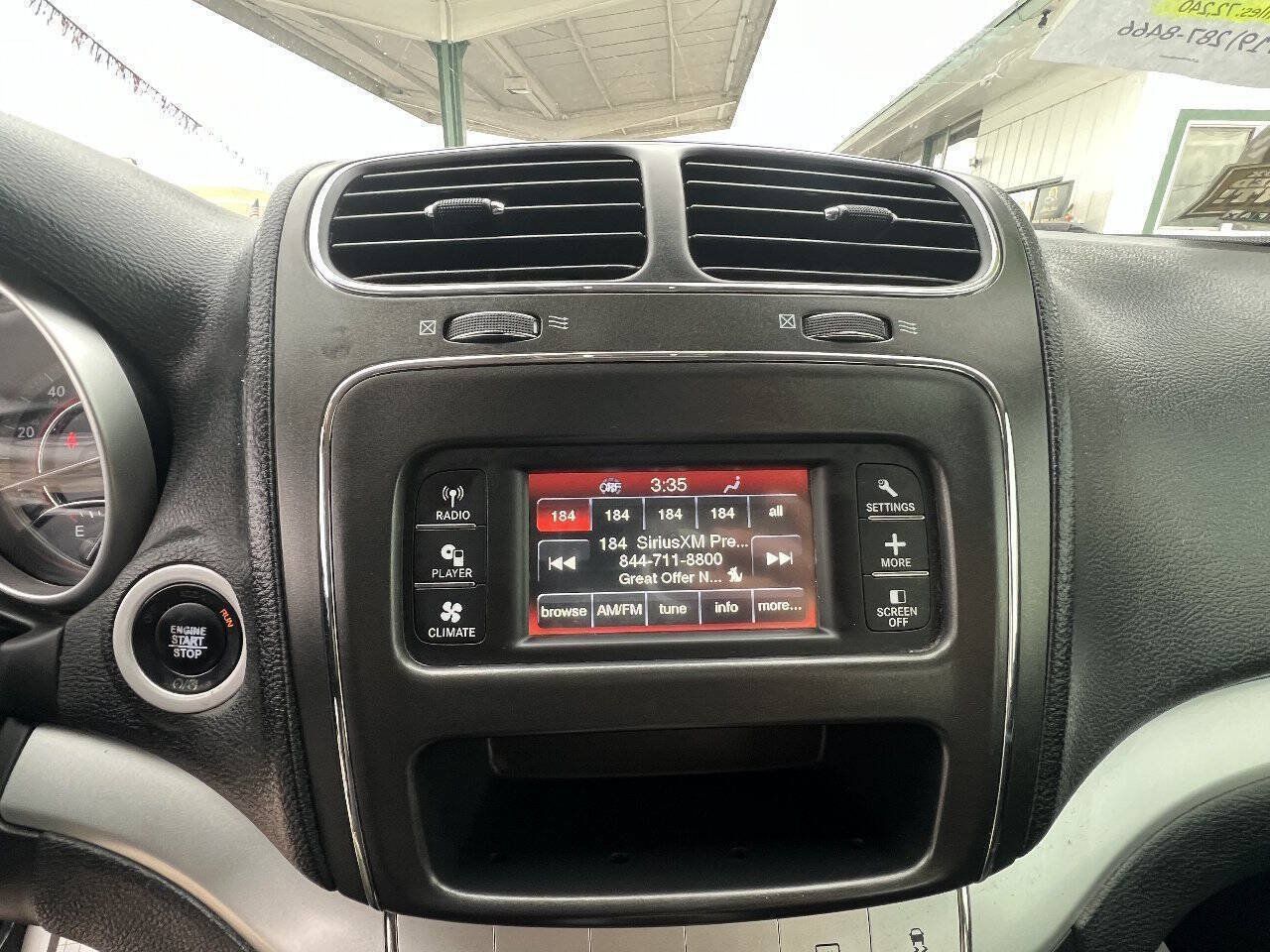 Used 2017 Dodge Journey Crossroad AWD/4WD image 18