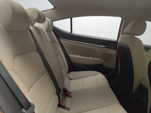 Used 2018 Hyundai Elantra SEL FWD image 19