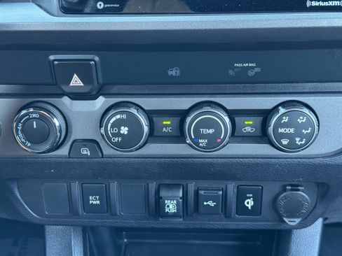 Used 2020 Toyota Tacoma TRD Sport image 26